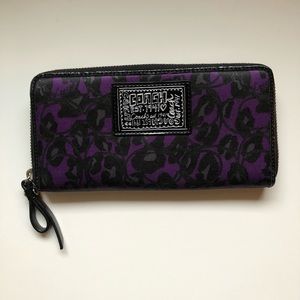 Like new condition Coach wallet